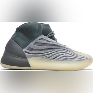 AUTHENTIC YEEZY QUANTUM ‘mono carbon’ Size 11